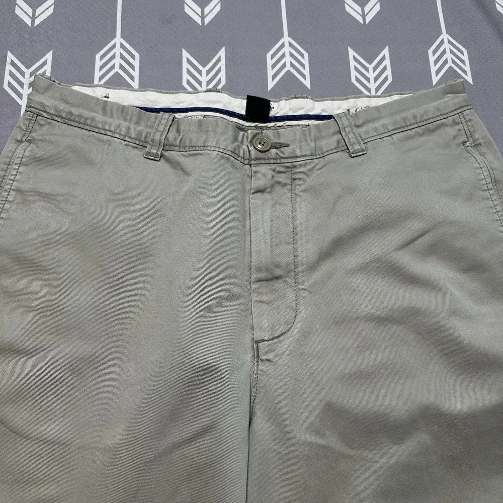 J Crew‎ Broken In Regular Fit Chino Khaki Shorts Men 35W Solid Beige Flat Front